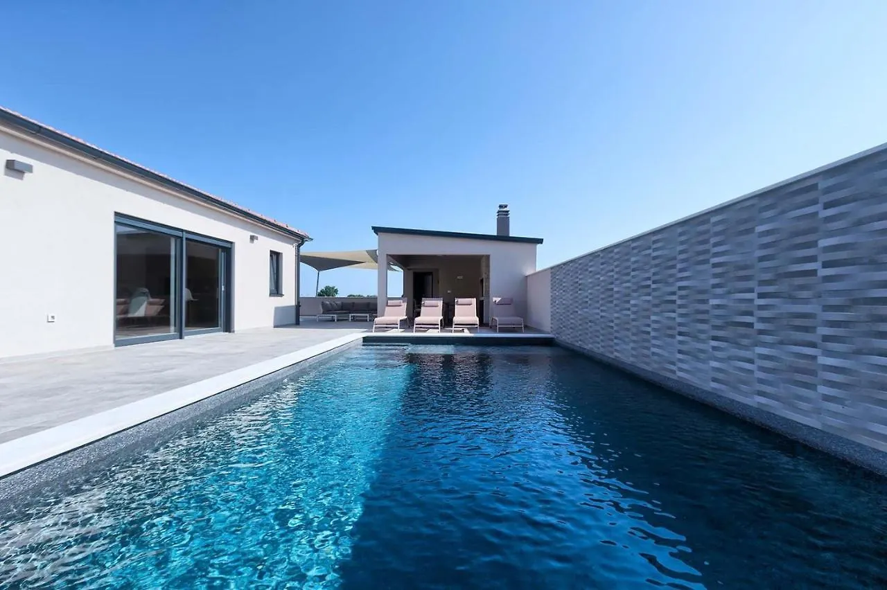 Villa Ani Sisan 0*,  Croatia