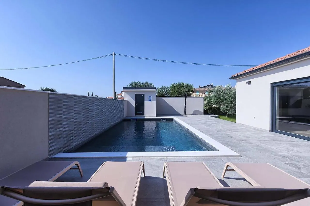 Villa Ani Sisan 0*,  Croatia