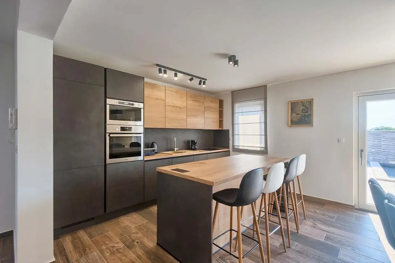 Villa Ani Sisan 0*,