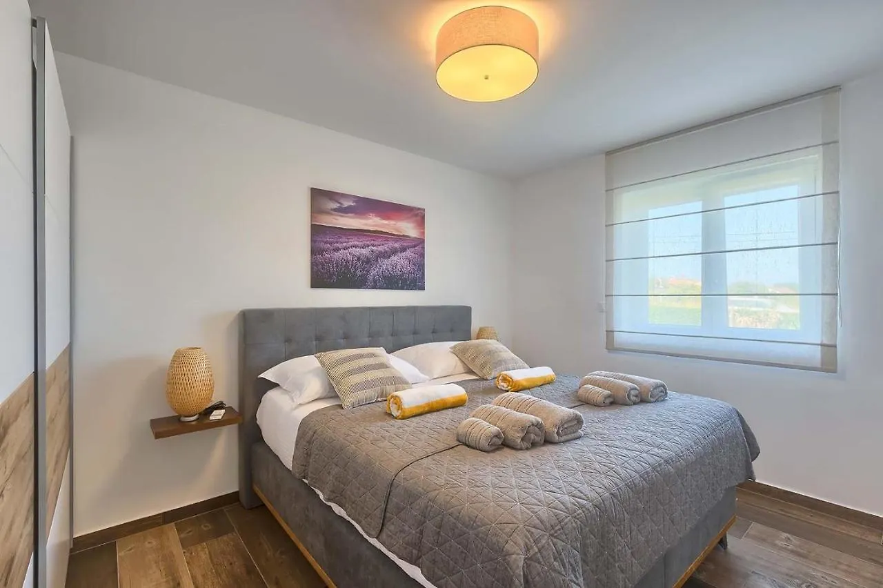 Villa Ani Sisan 0*,  Croatia
